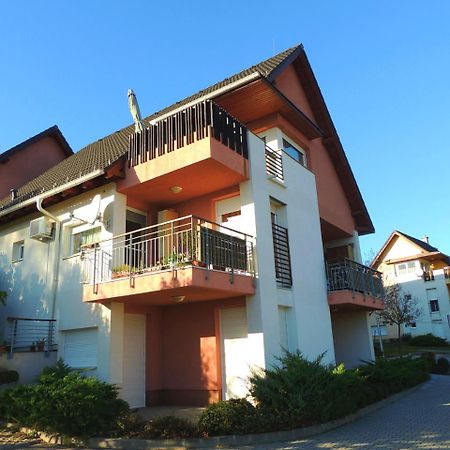 Roselio Sky Residence Hévíz Buitenkant foto
